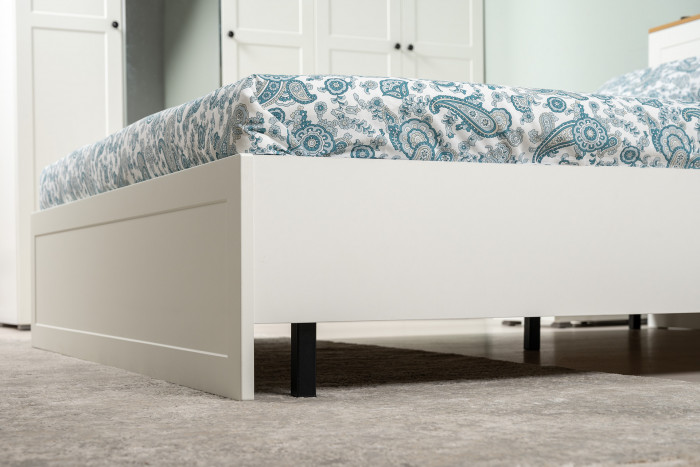 Остин 11.53 Кровать + ортопед + 13.227 Шкаф-пенал + 16.47 Тумба под ТВ, белый шагрень/дуб крафт золотой